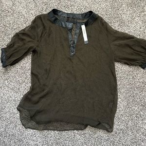 NWT women’s boutique chiffon top